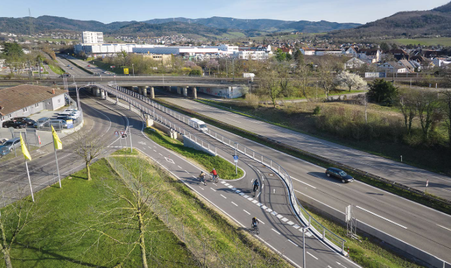Radweg in der Stadt, Symbolbild
